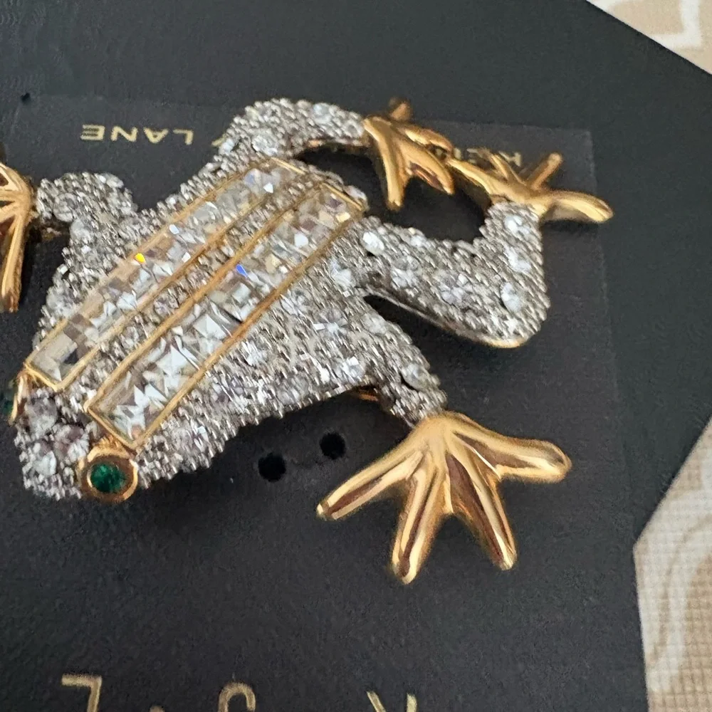 Kenneth Jay Lane frog brooch rhinestone gold tone new KJL - Picture 13 of 16